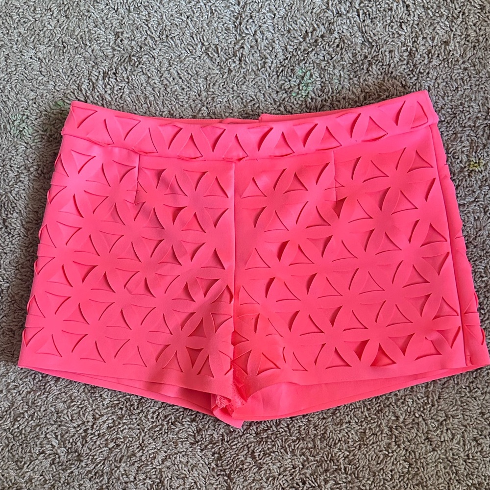 GUC Size 2 Daisy Laser Cut Lilly Pulitzer Lorna Shorts